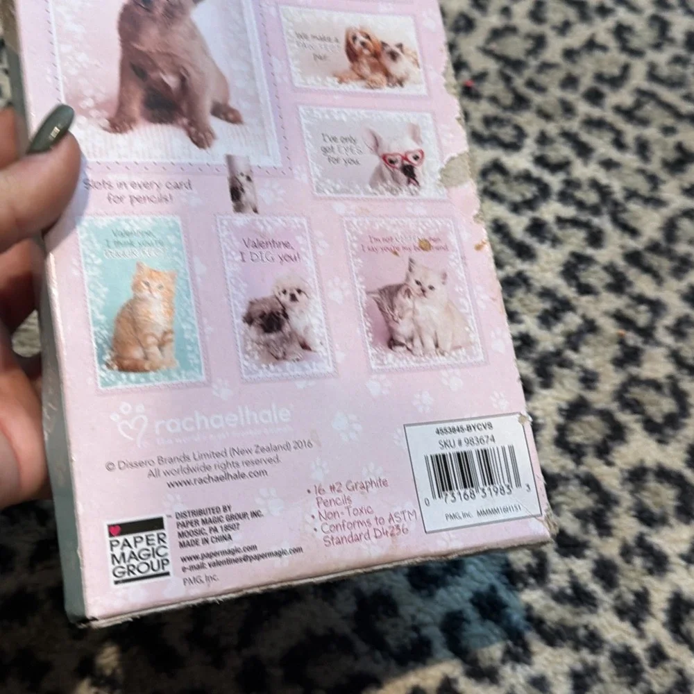 Rachael Hale 16 Valentines & Pencils Sealed-‎ Sweet Cats Dogs Classroom Exchange